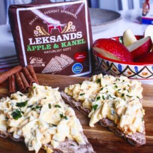 Enkel äggsallad på knäckebröd