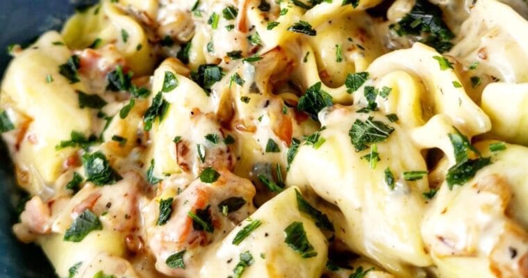 Tortellini med ädelostsås – krämig pasta på 15 minuter