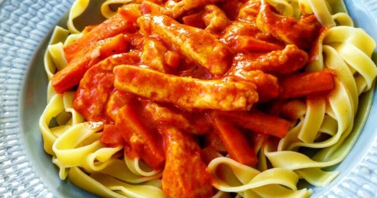 Halloumi stroganoff – krämig vardagsfavorit på 25 minuter
