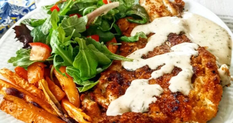 Kycklingschnitzel med sötpotatispommes – krispigt och enkelt