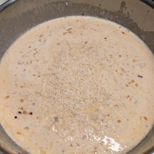 Pastasås med matlagningsgrädde och parmesanost