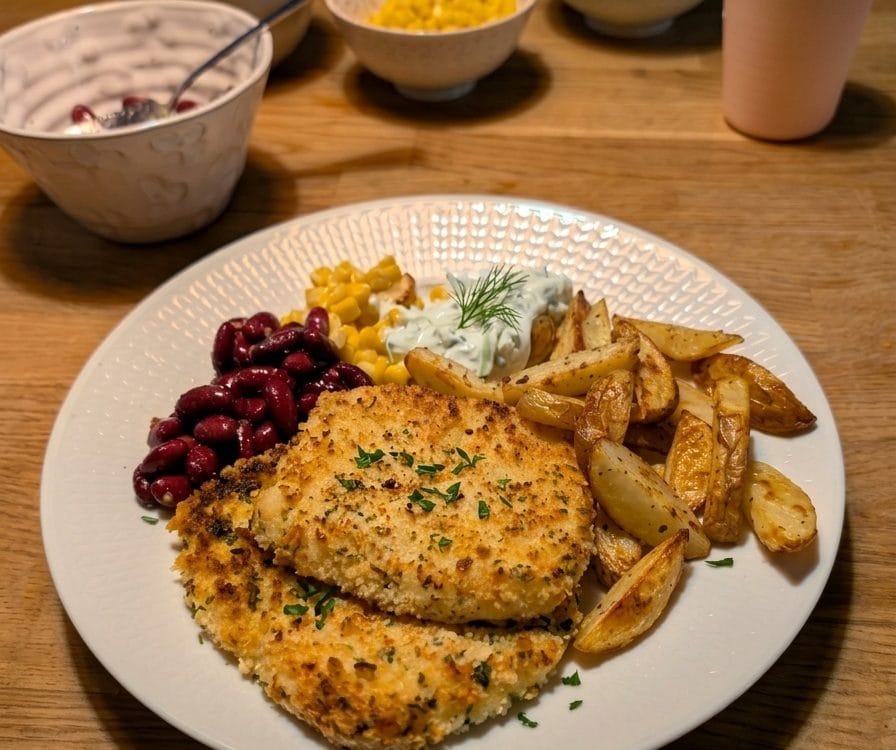 Halloumi Schnitzel klyftpotatis tzatziki färksa örter